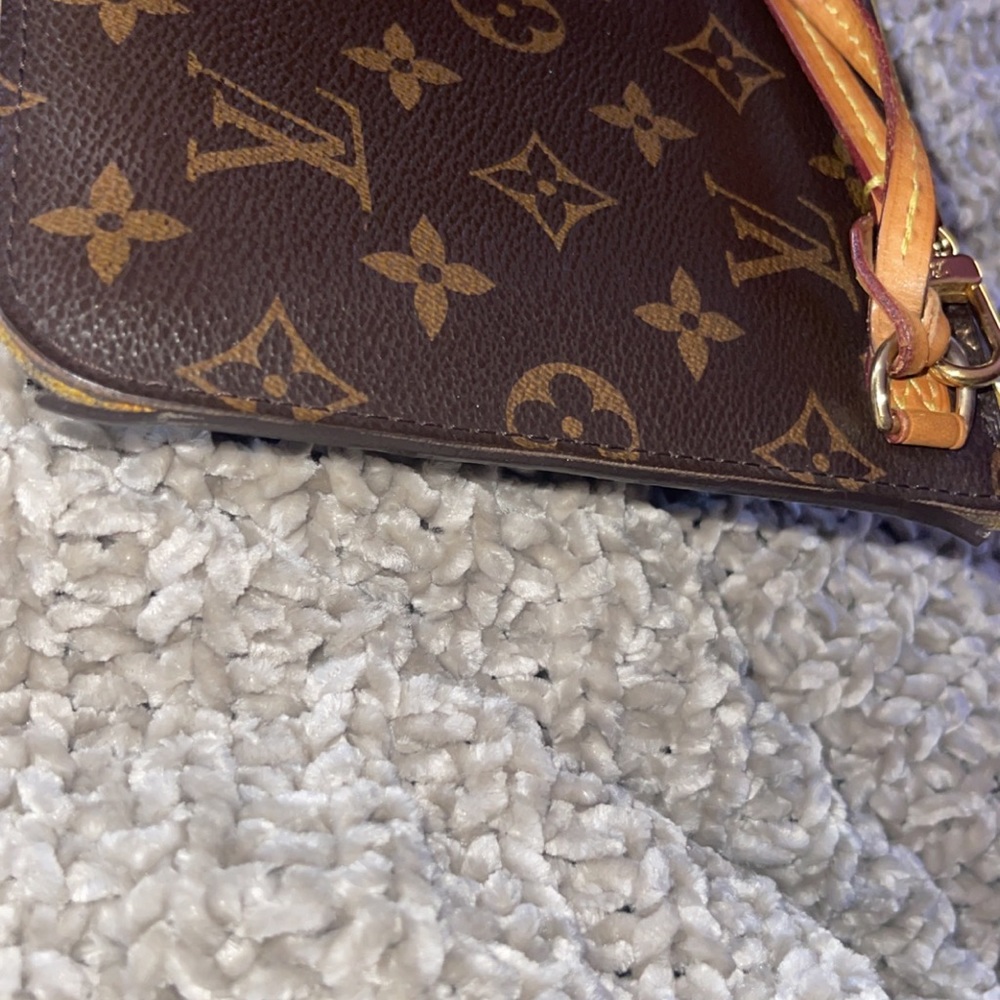 Louis Vuitton Neverfull GM pouch clutch